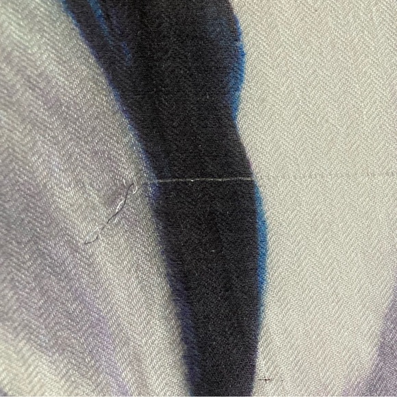 Carolina Herrera lightweight wool scave - Picture 10 of 10